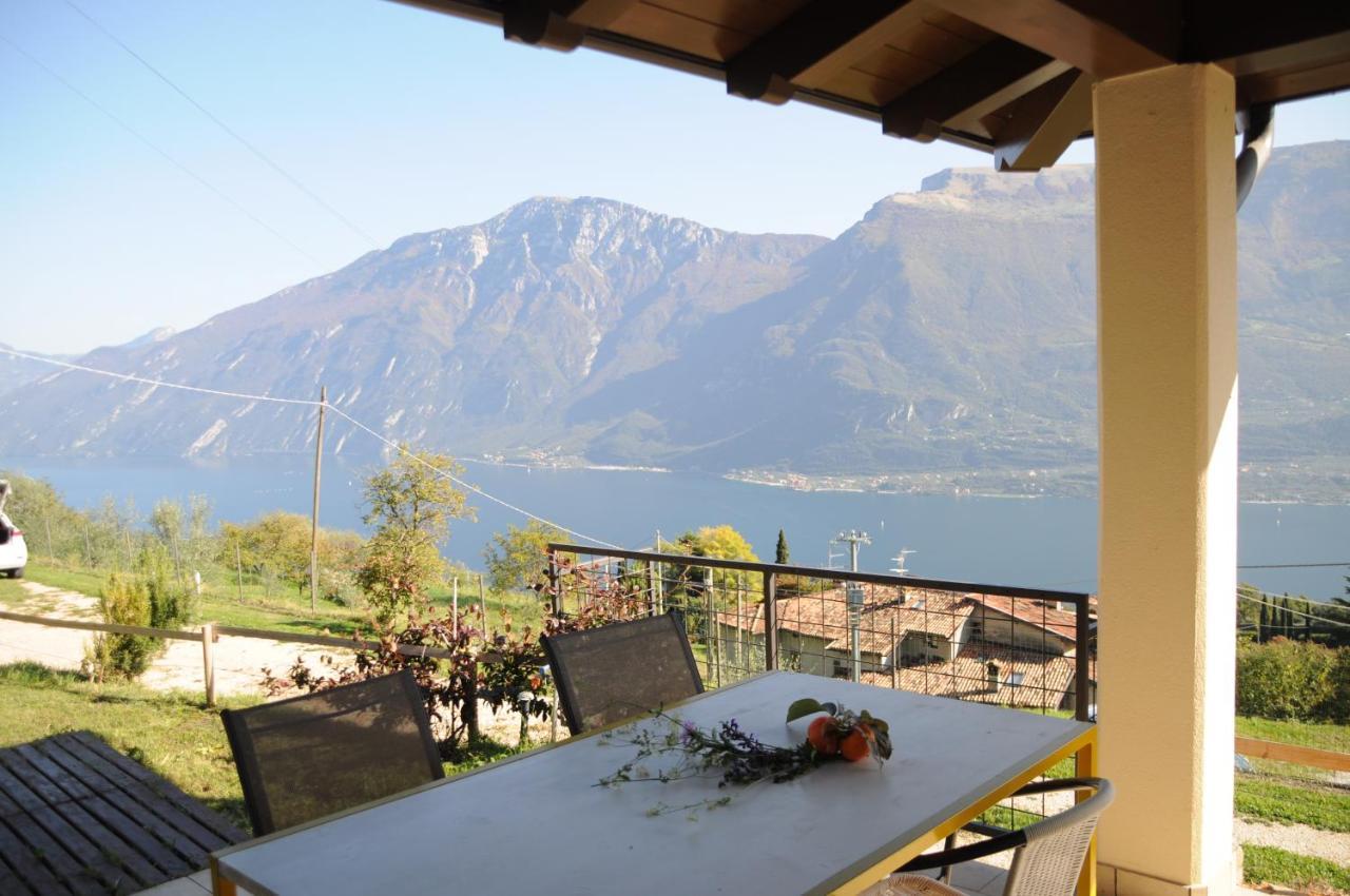 Villetta 56 Blu Yellow And Red Lake View Garden Private Parking By Garda Domus Mea Tremosine Extérieur photo